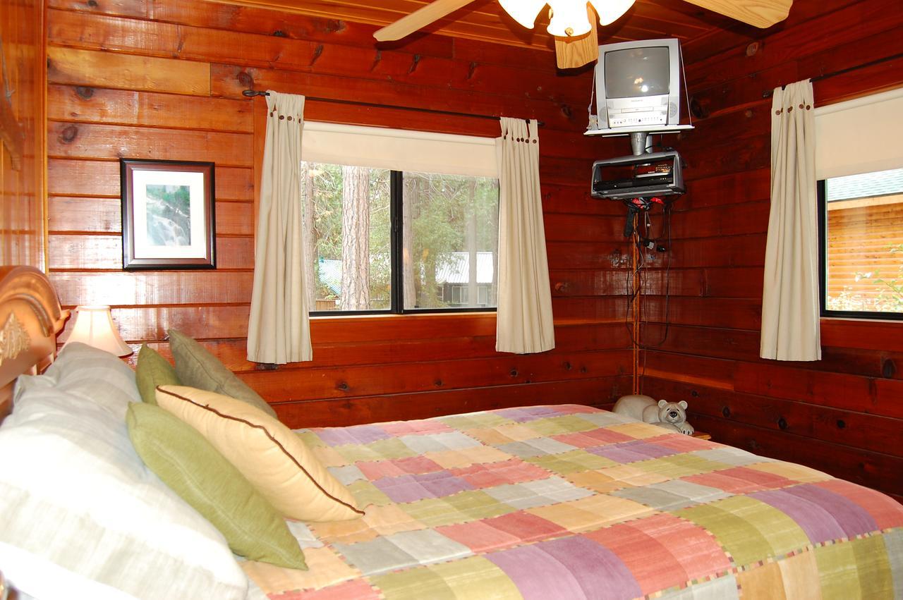 35 Cubbys Den Wawona Quarto foto